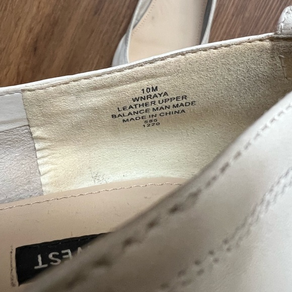 Nine West Pointed White Soft Leather Flats - Picture 6 of 9